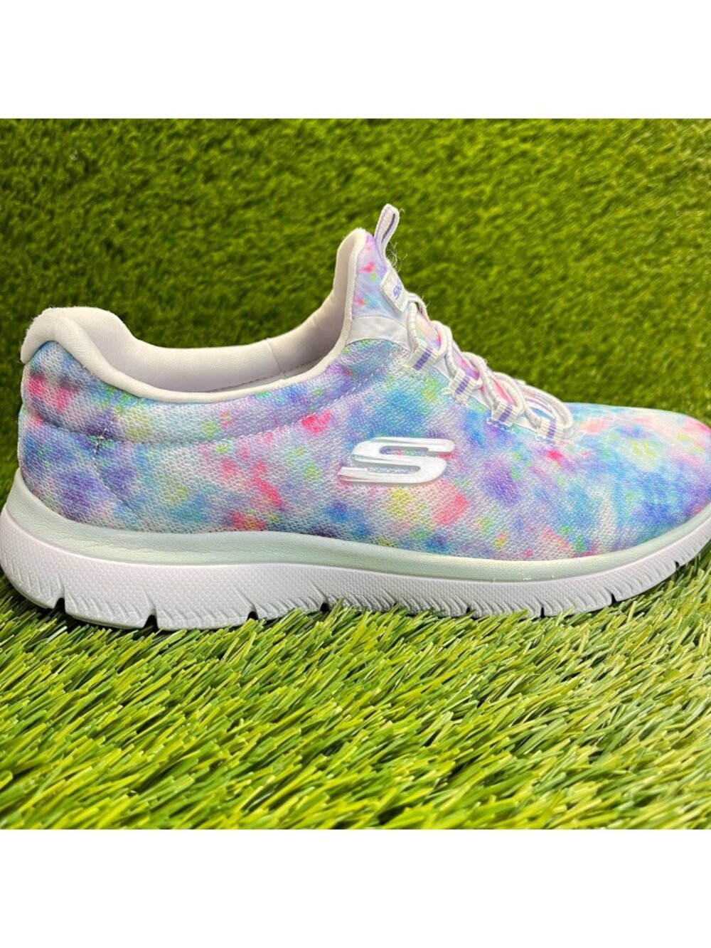 Skechers Summits Looking Groovy Womens Size 7D Blue White Running Shoes Sneakers